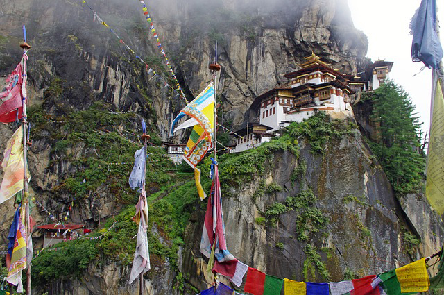 bhutan-tigernest-kloster